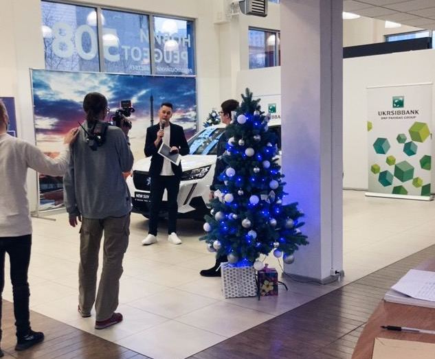 Рулимо в Новий рік разом з Peugeot 2008.